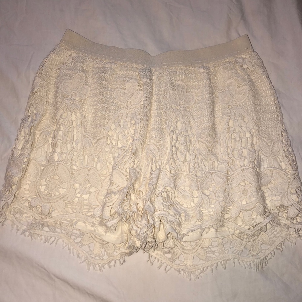 American Eagle White/Cream Lace Shorts